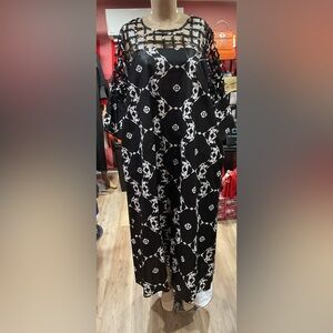 Elegant Black and White Maxi Dress